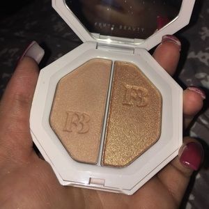 Fenty highlighter
